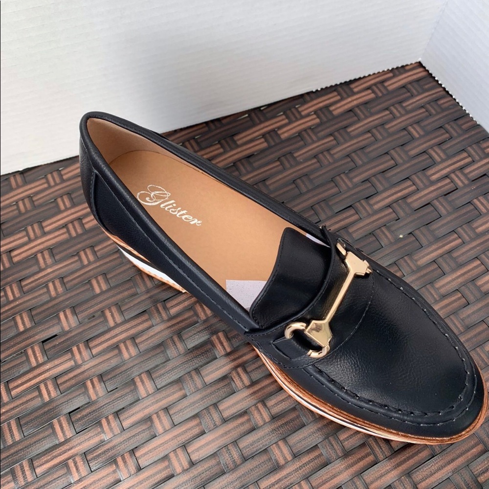 NWT Glister faux leather shoes
